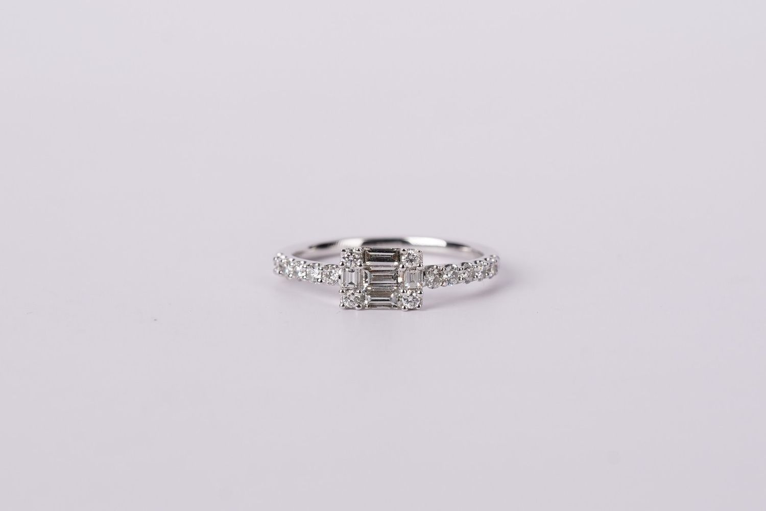 DTTX- 14KW 2.35g .76ctw Baguette &amp; Round Diamond Fashion Ring (size 7)