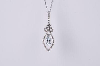 VDE- 14KW 1.9g .67ctw Aquamarine &amp; Diamond Fashion Halo Pendant