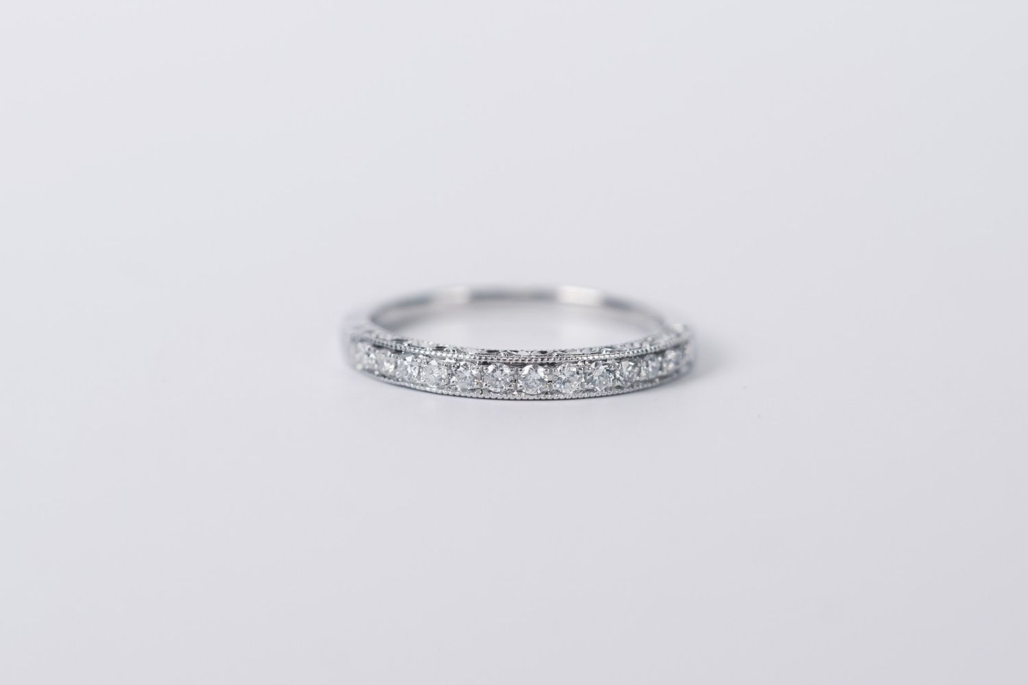 VET- 14KW 2.21g .26ctw Diamond Vintage Band (size 7)