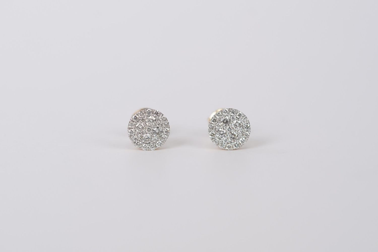 NTT- 10KY 1.77g 1.00ctw Diamond Cluster Stud Earrings