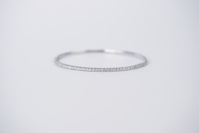VNTT- 14KW 5.82g 2.00ctw Diamond Flex Bangle