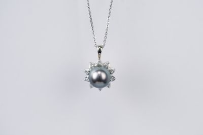 ETTX- 14KW 5.51g .25ctw 9.5mm Tahitian Pearl &amp; Diamond Halo Pendant 16-18&quot;