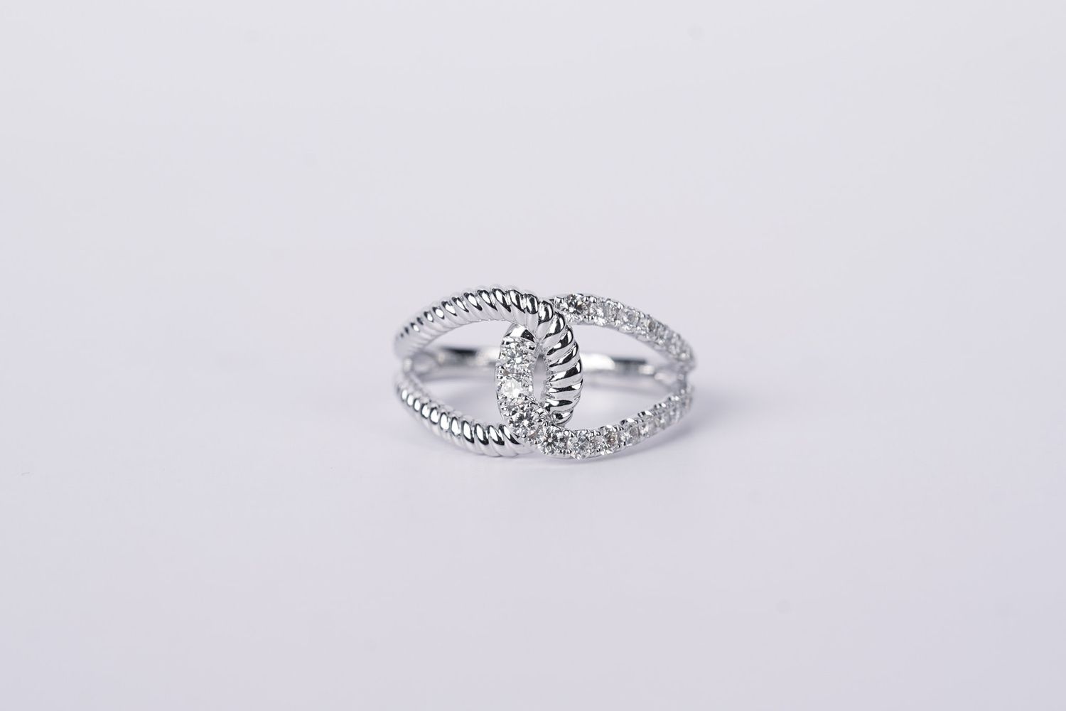 RTTX- 14KW 4.34g .48ctw Twisted Diamond Fashion Ring (size 7)