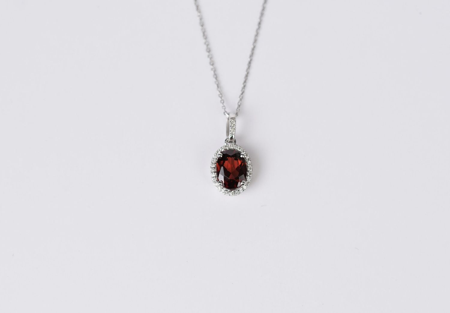VET- 14KW 1.70g 1.57ctw (1.50ctr) Garnet &amp; Diamond Halo Pendant 16-18&quot;