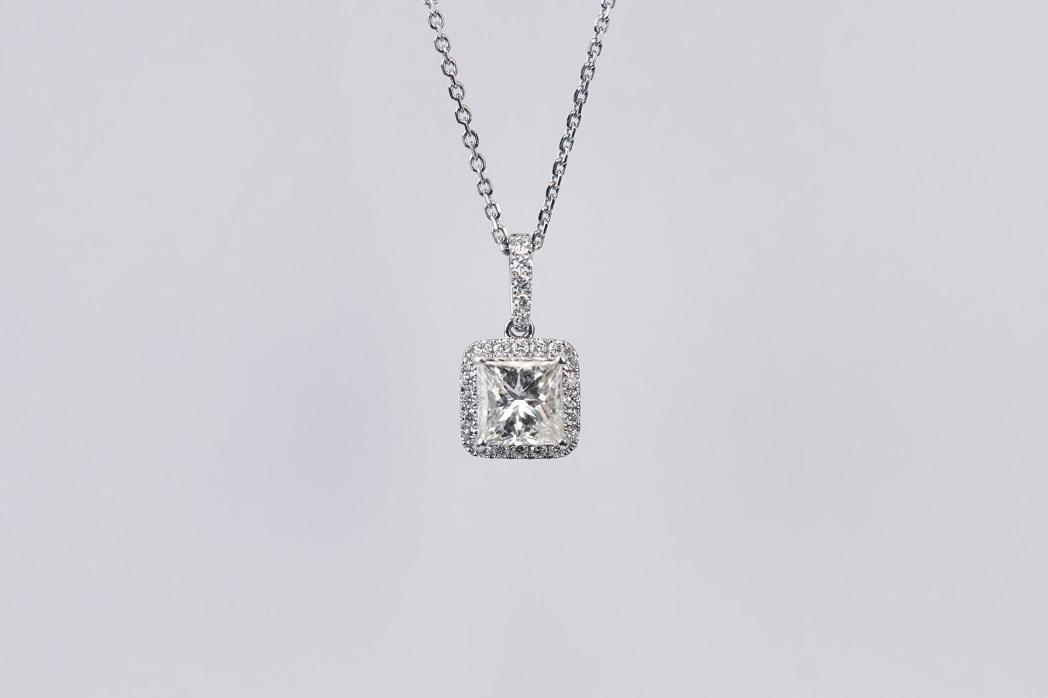 VRET- 14KW 3.35g 1.42ctw (1.20ctr) J/I1 Princess Cut Diamond Halo Pendant 16-18&quot;