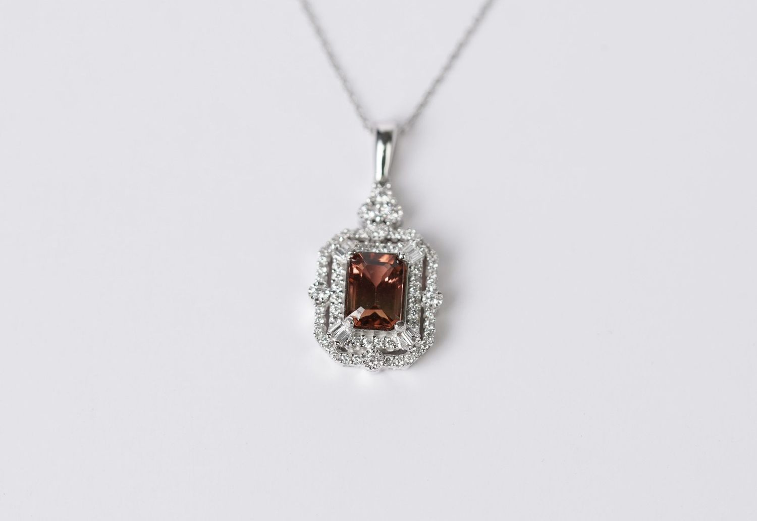 DET- 14KW 3.42g 1.50ctw (1.20ctr) Tourmaline &amp; Diamond Halo Pendant 18&quot;