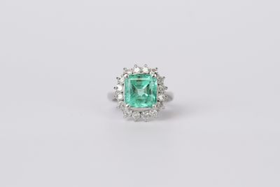DIIE- Platinum 10.4g 5.50ctw (4.50ctr) Colombian Emerald &amp; Diamond Halo Ring (size 6.5)