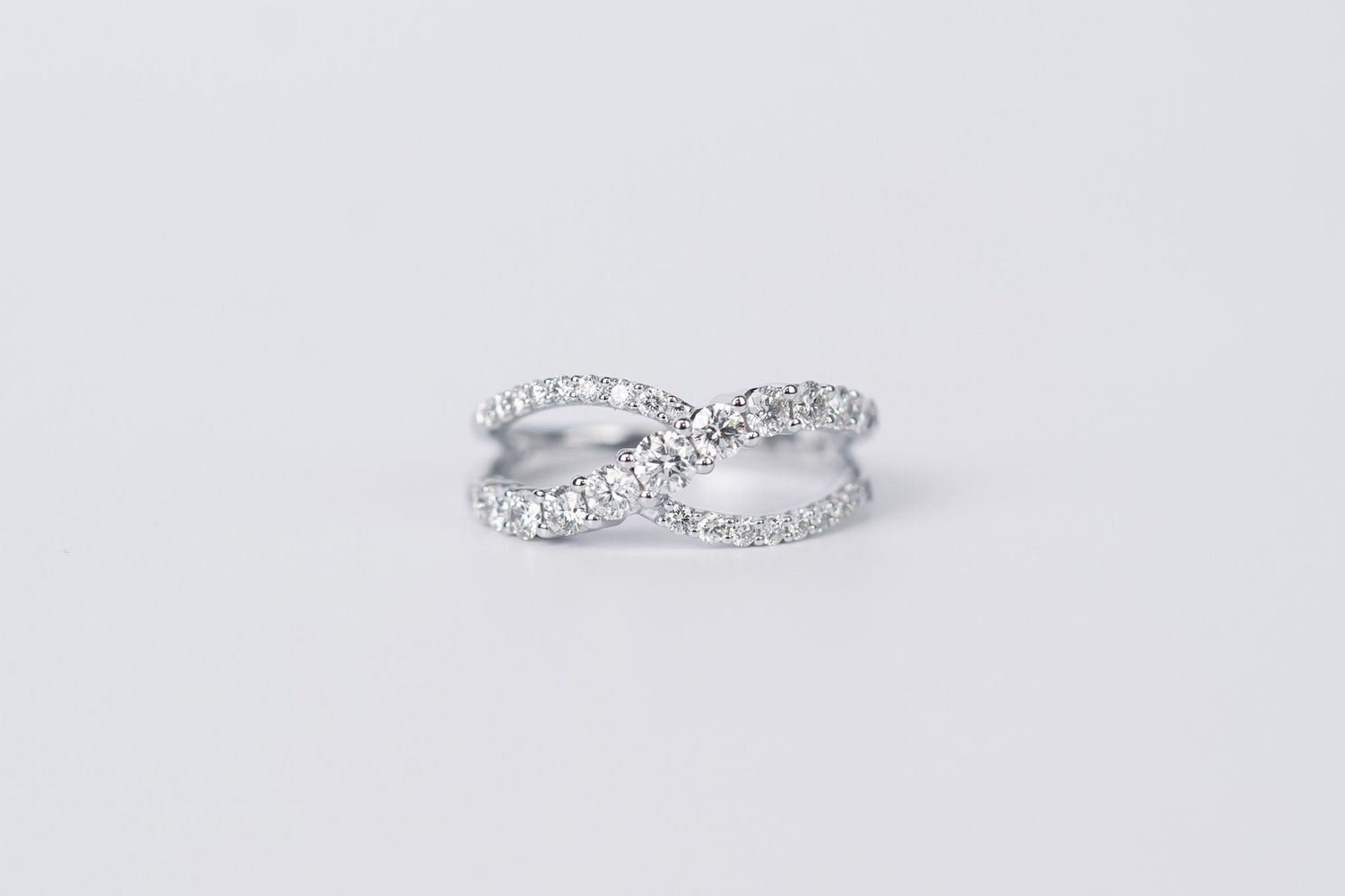 ITTX- 14KW 4.21g 1.01ctw Diamond Crossover Fashion Ring (size 7.5)