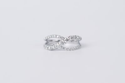 ITTX- 14KW 4.21g 1.01ctw Diamond Crossover Fashion Ring (size 7.5)