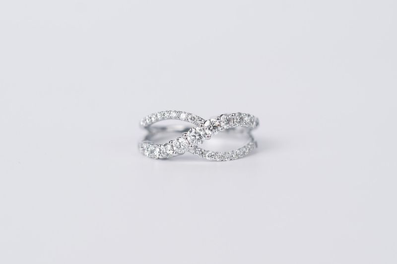 ITTX- 14KW 4.21g 1.01ctw Diamond Crossover Fashion Ring (size 7.5)