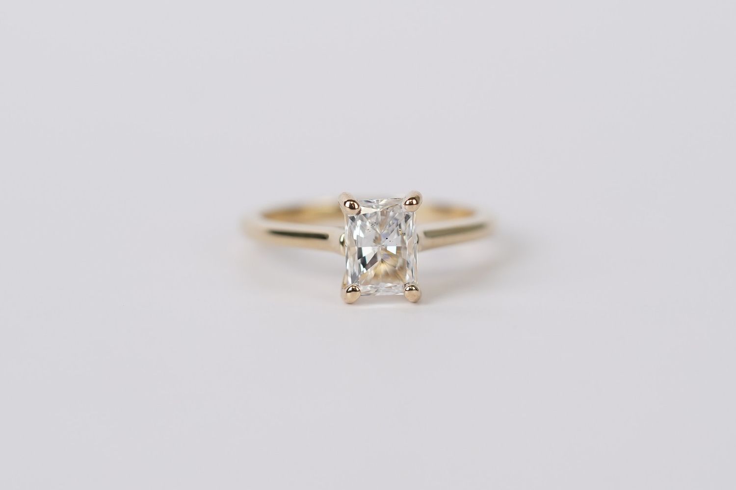 DLTT- 14KY 3.28g 1.70ct D/SI1 GIA Elongated Radiant Diamond Solitaire Engagement Ring (size 7)