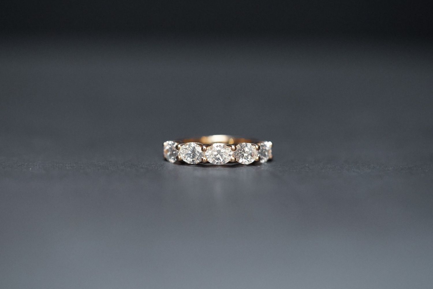 NAVD- 14KY 3.68g 2.00ctw G/VS2 GIA Oval Diamond 5-Stone Band (size 6)