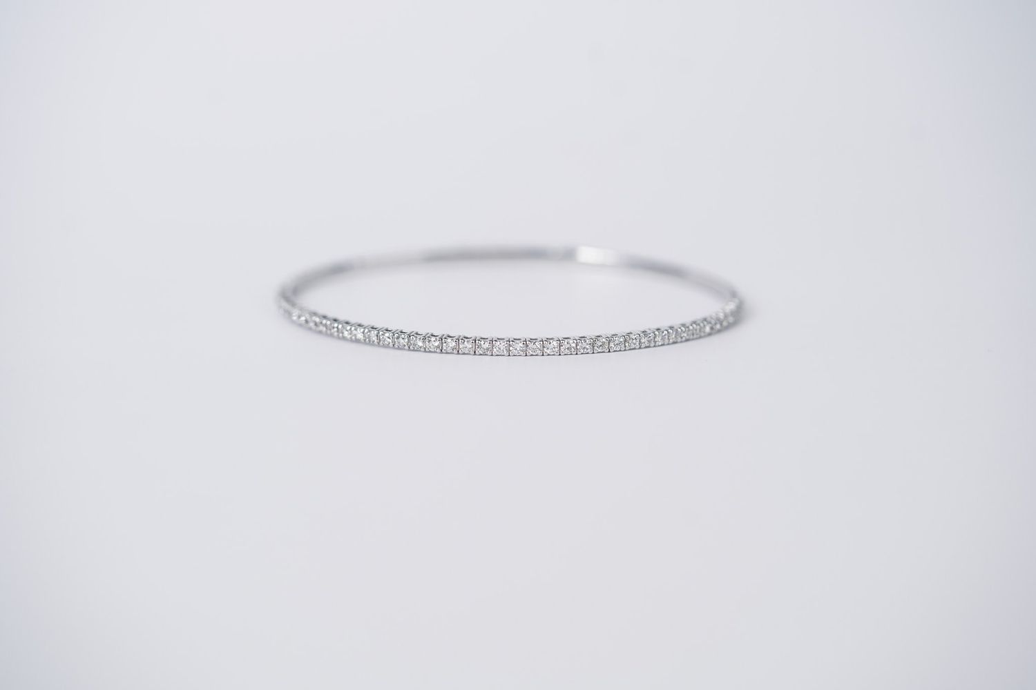ITTX- 14KW 6.04g .93ctw Diamond Flex Bangle Bracelet