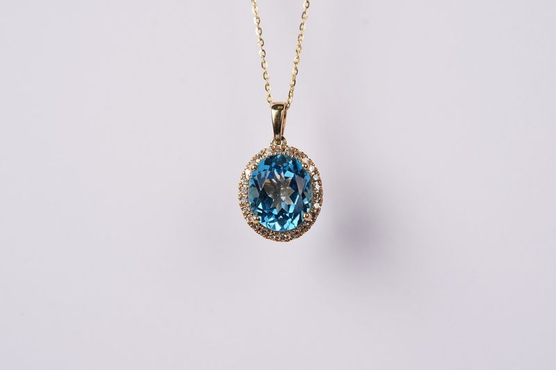 ABN- 14KY 3.90g 5.54ctw (5.30ctr) Topaz &amp; Diamond Halo Pendant 18"