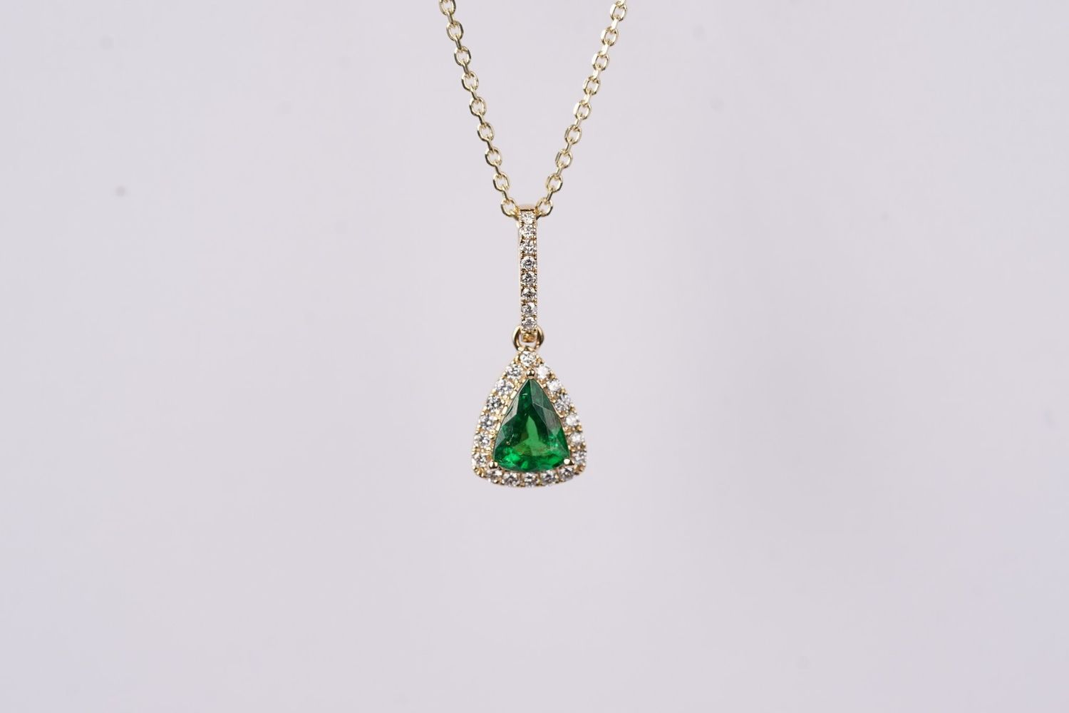 RTLX- 14KY 2.57g .73ctw (.58ctr) Tsavorite Garnet &amp; Diamond Halo Pendant 16-18&quot;