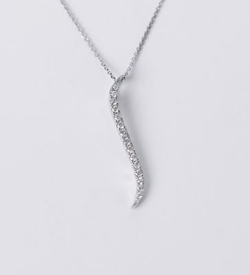 ABT- 10KW 2.63g .25ctw Diamond Fashion Bar Pendant 16-18&quot;