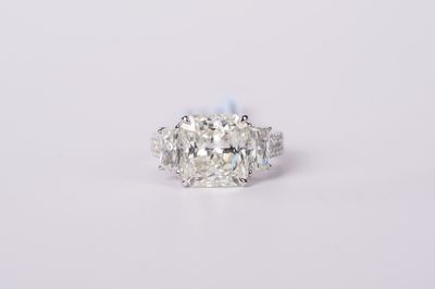 LTPTP- 18KW 8.12g 8.30ctw (6.14ctr) I/VS2 GIA Radiant Diamond Engagement Ring (size 6)