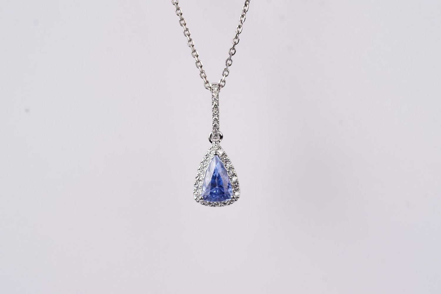RRBX- 14KW 2.77g 1.36ctw (1.20ctr) Sapphire &amp; Diamond Halo Pendant 16-18&quot;