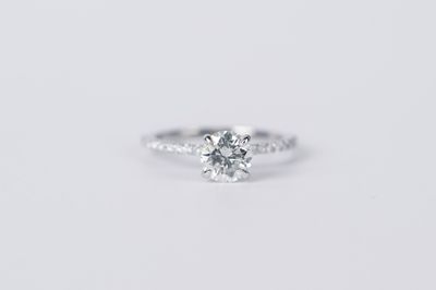 VDET- 14KW 2.15g 1.52ctw (1.30ctr) J/SI2 Round Diamond Engagement Ring (size 7.25)