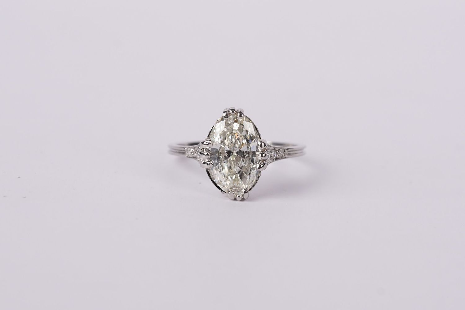 VNETT- Platinum 3.16g 2.50ctw (2.38ctr) I/SI2 Antique Oval Diamond Vintage Ring (size 7)