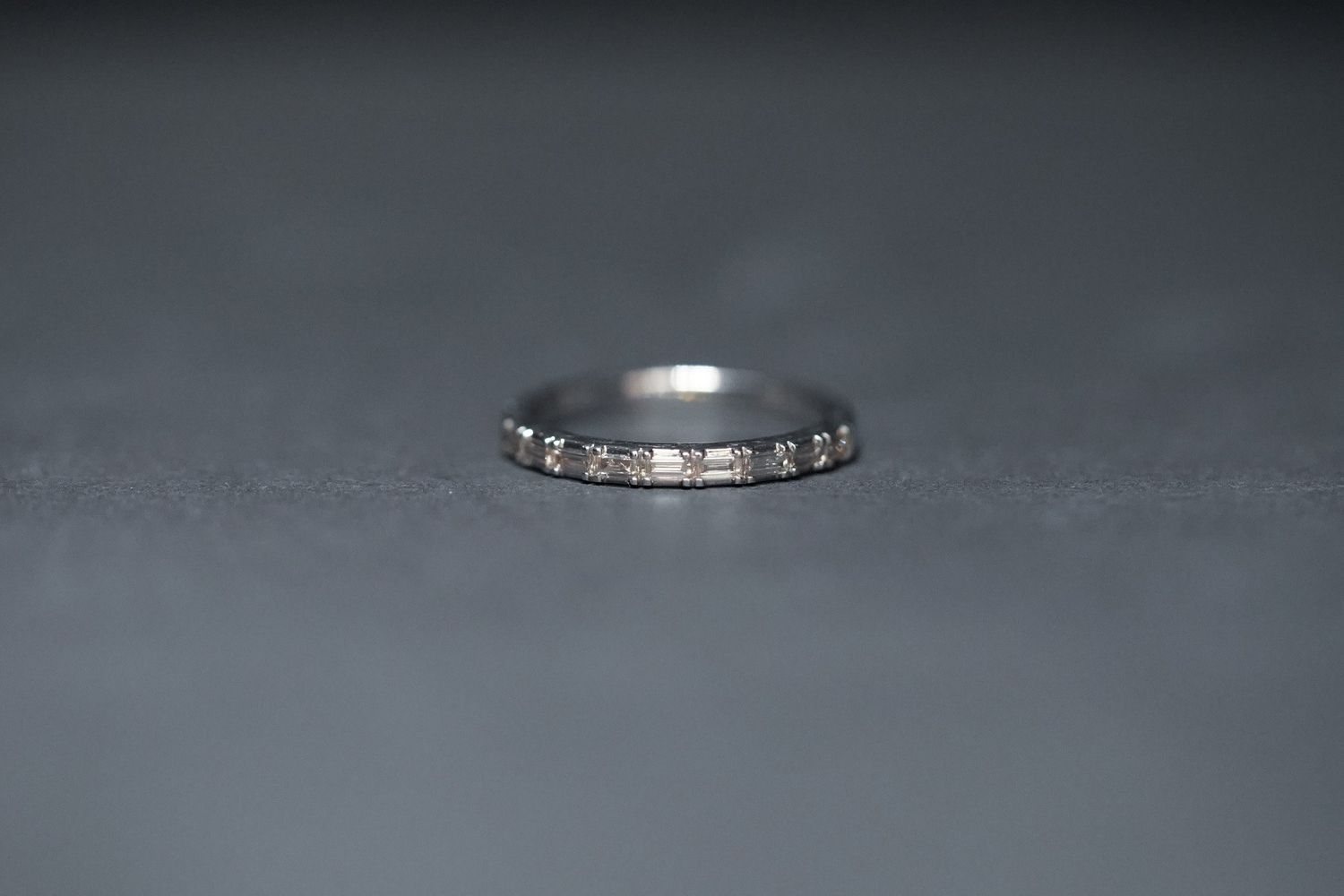 DBT- 14KW 2.58g .26ctw Baguette Diamond Stackable Band (size 7)