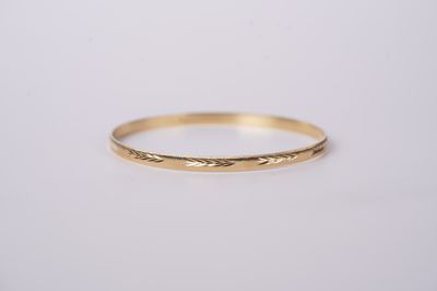 DRTX- 18KY 11.00g Engraved Bangle Bracelet