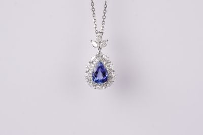 DVEA- 14-18KW 5.44g 4.93ctw (1.89ctr) Sapphire &amp; Diamond Halo Pendant 16-18&quot;