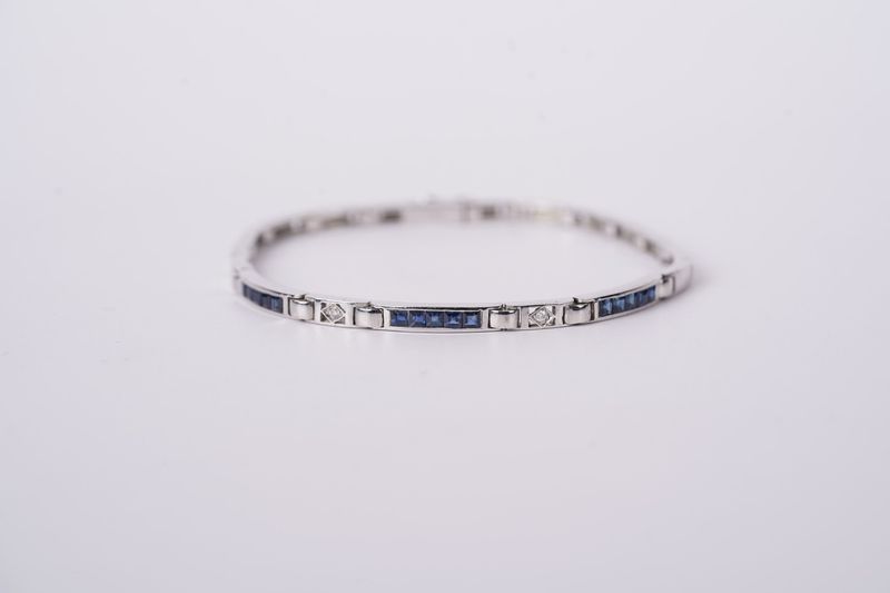 BTTX- 18KW 12.70g 1.00ctw Sapphire &amp; Diamond Antique Bracelet 7&quot;
