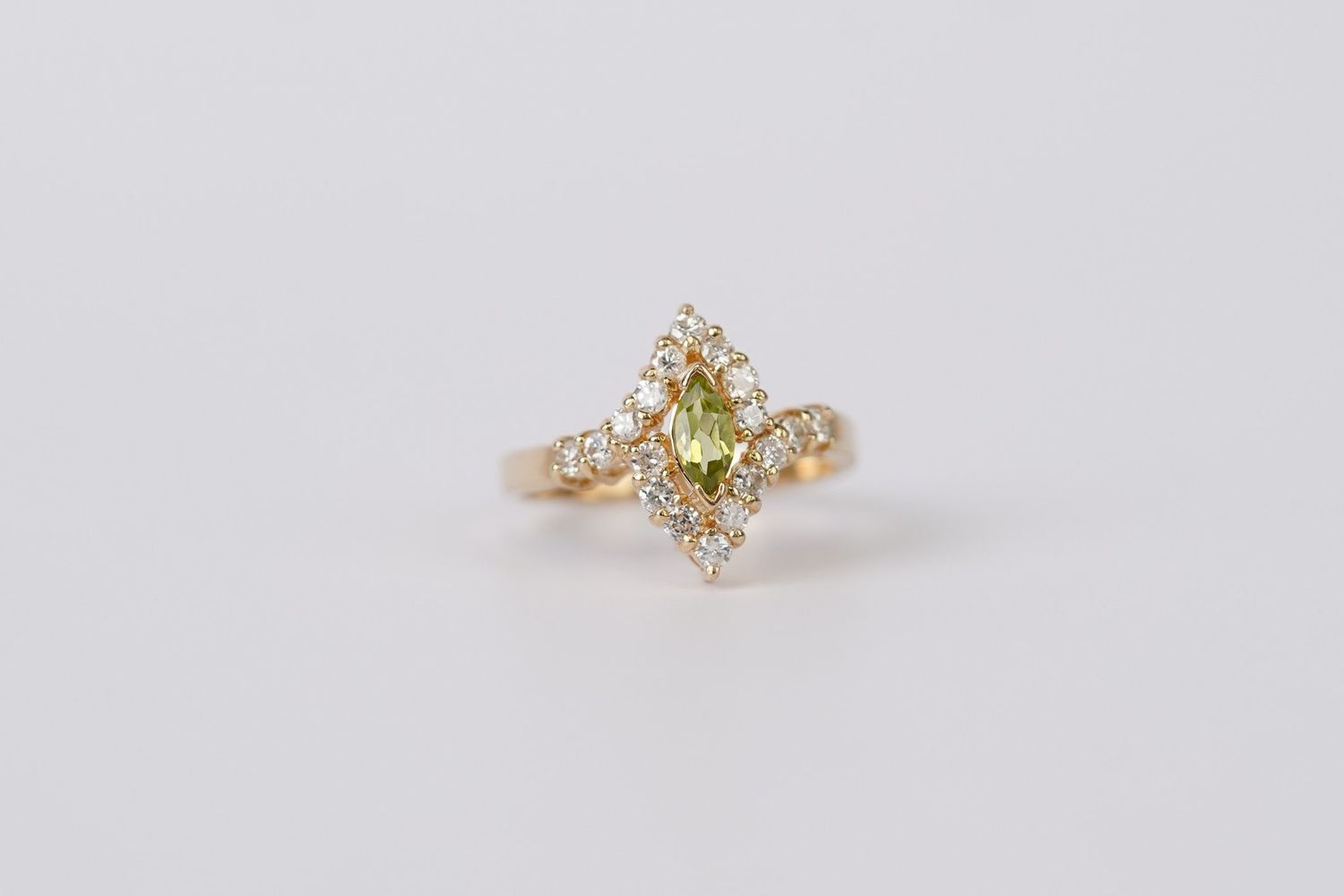 ADT- 14KY 2.9g .88ctw (.34ctr) Peridot &amp; Diamond Halo Fashion Ring (size 5.5)