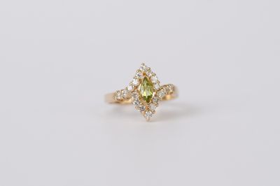 ADT- 14KY 2.9g .88ctw (.34ctr) Peridot &amp; Diamond Halo Fashion Ring (size 5.5)
