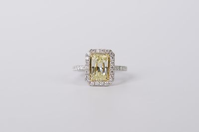 RBETX- 18KWY 5.59g 2.60ctw (2.03ctr) W-X/VVS1 GIA Criss Cut Diamond Halo Engagement Ring (size 7)