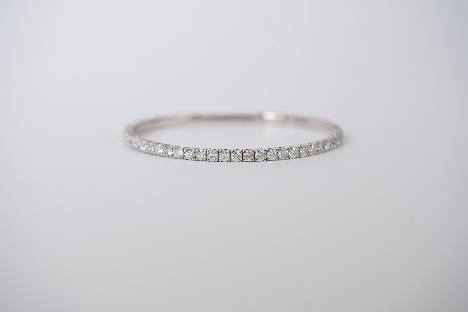 NITT- 14KW 11.29g 6.10ctw Diamond Flex Bangle