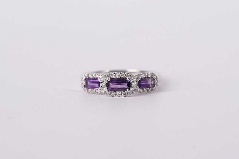 NLLX- 10KW 3.58g 1.05ctw Amethyst &amp; Diamond Fashion Ring (size 7)