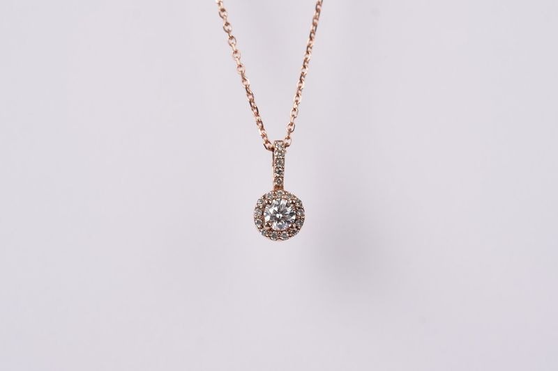 DETX- 14KR 2.41g .50ctw (.40ctr) G/SI1 Diamond Halo Pendant 18&quot;