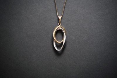 VET- 14KWY 2.95g Geometric Pendant 18&quot;