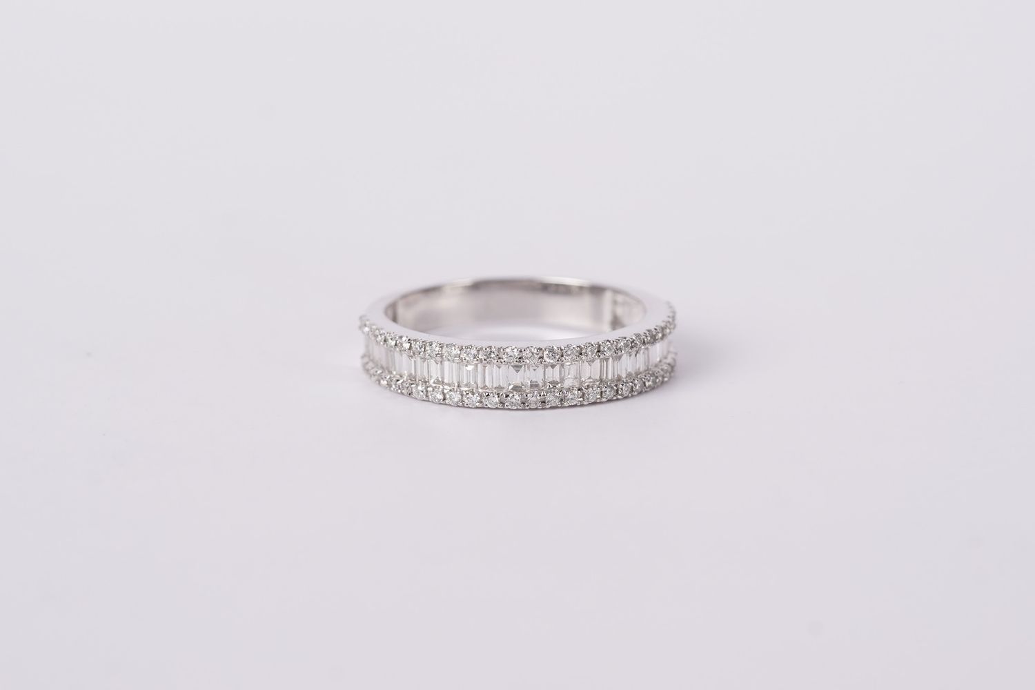 DBB- 14KW 2.5g .75ctw Round &amp; Baguette Diamond Stackable Band (size 7.25)