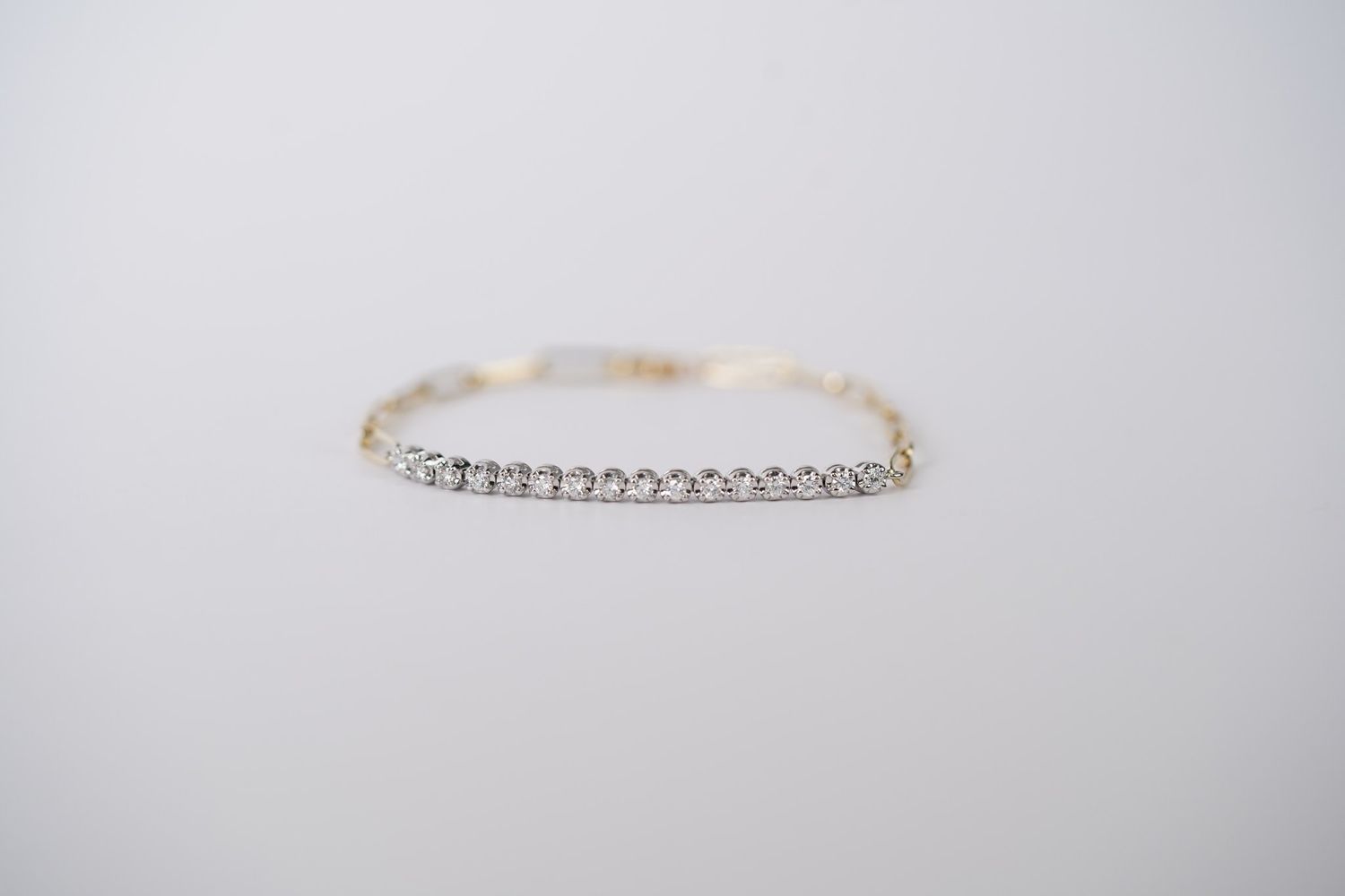 RETX- 14KWY 4.28g .50ctw Diamond Fashion Paperclip Bracelet 7&quot;