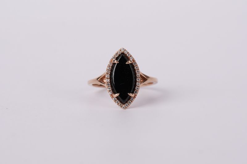 14KR 3.0g .15ctw Diamond &amp; Onyx Halo Ring (size 7)