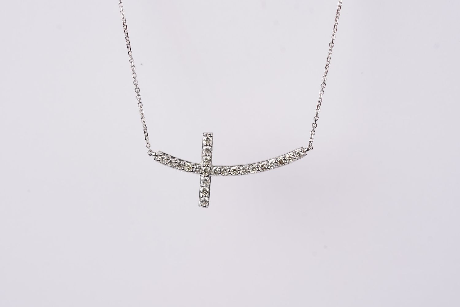RTTX- 14W 4.04g .65ctw Diamond Sideways Cross Necklace 18&quot;