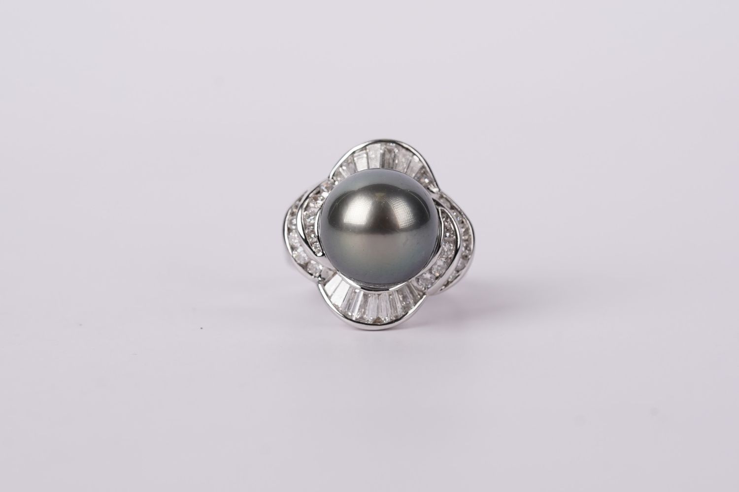 VATT- 18KW 11.1g .90ctw Diamond 12.5mm Tahitian Pearl Halo Ring (size 5.75)