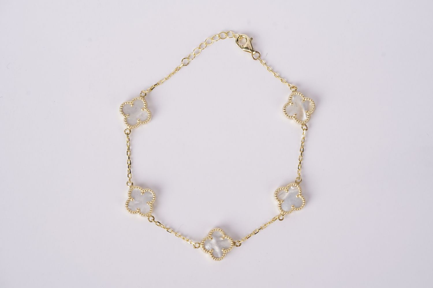 ANT- 14KY 4.14g Mother Of Pearl Alhambra Bracelet 8&quot;