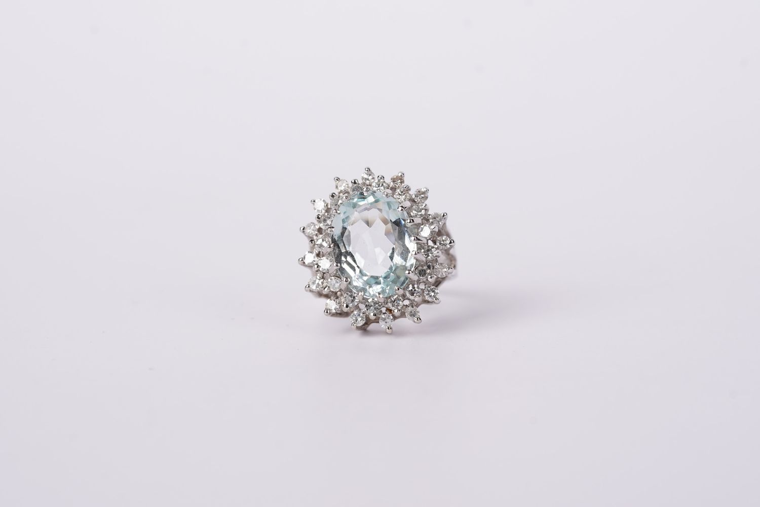 14KW 8.4g 6.00ctw (5.50ctr) Aquamarine &amp; Diamond Halo Ring (size 6.5)