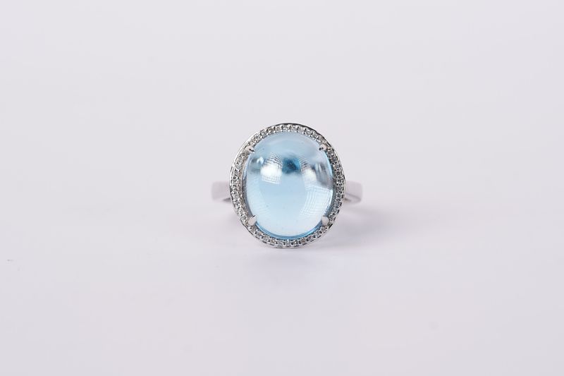 14KW 5.20g 8.04ctw (7.90ctr) Topaz &amp; Diamond Halo Ring (size 7.25)