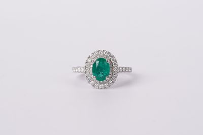 AATT- 18KW 4.39g 1.64ctw (1.00ctr) Emerald &amp; Diamond Halo Fashion Ring (size 6.25)