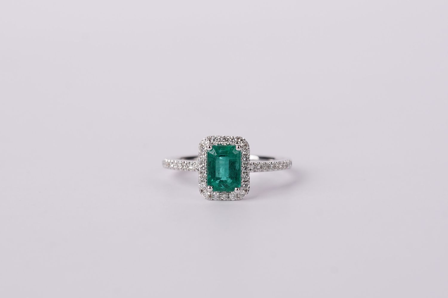 VRLA- 14KY 1.80g 1.47ctw (1.17ctr) Emerald &amp; Diamond Halo Ring (size 6.5)