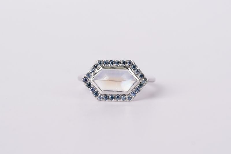 DITX- 14KW 4.2g 2.49ctw (2.16ctr) Moonstone &amp; Sapphire Halo Fashion Ring (size 6.75)