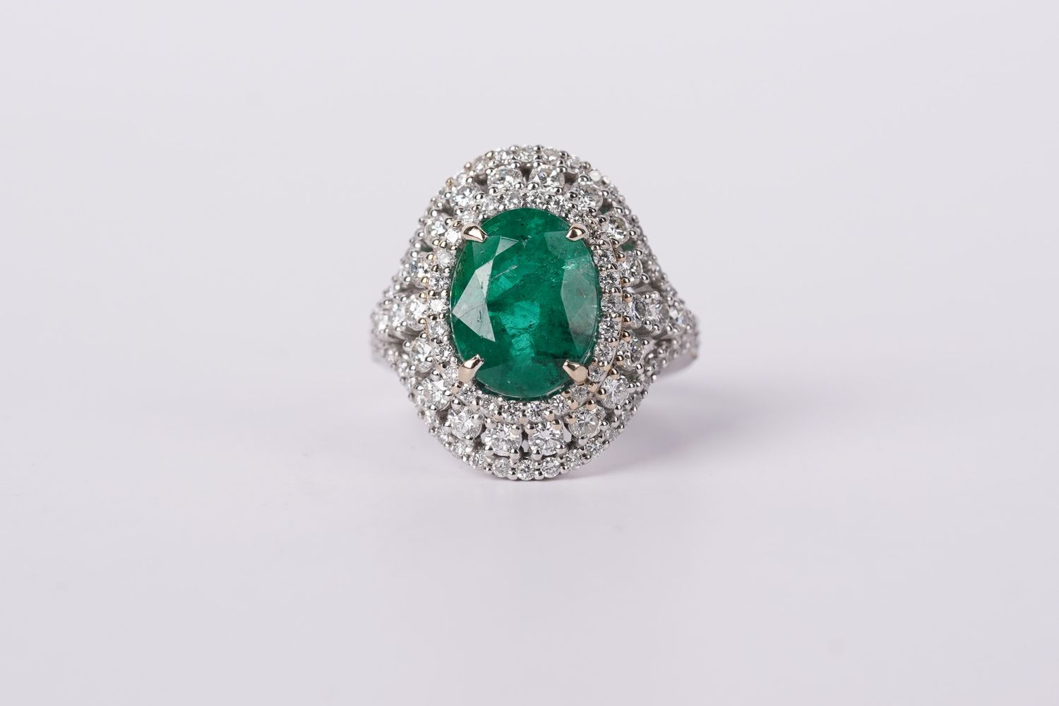 NIDT- 18KW 9.8g 6.63ctw (4.93ctr) Oval Cut Emerald &amp; Diamond Halo Fashion Ring (size 7)