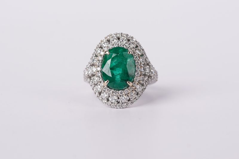 NIDT- 18KW 9.8g 6.63ctw (4.93ctr) Oval Cut Emerald &amp; Diamond Halo Fashion Ring (size 7)