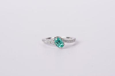 BBTX-14KW 3.6g 1.15ctw (.75ctr) Emerald &amp; Diamond Fashion Ring (size 7)