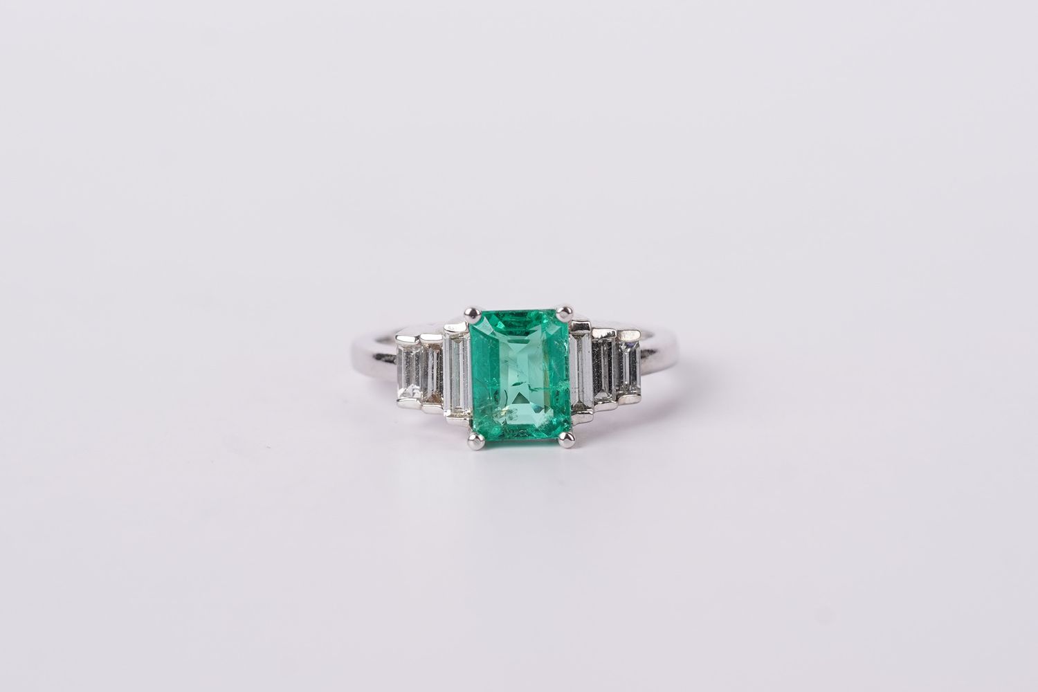 VBET- 14KW 3.56g 2.31ctw (1.71ctr) Emerald &amp; Diamond Fashion Ring (size 7)
